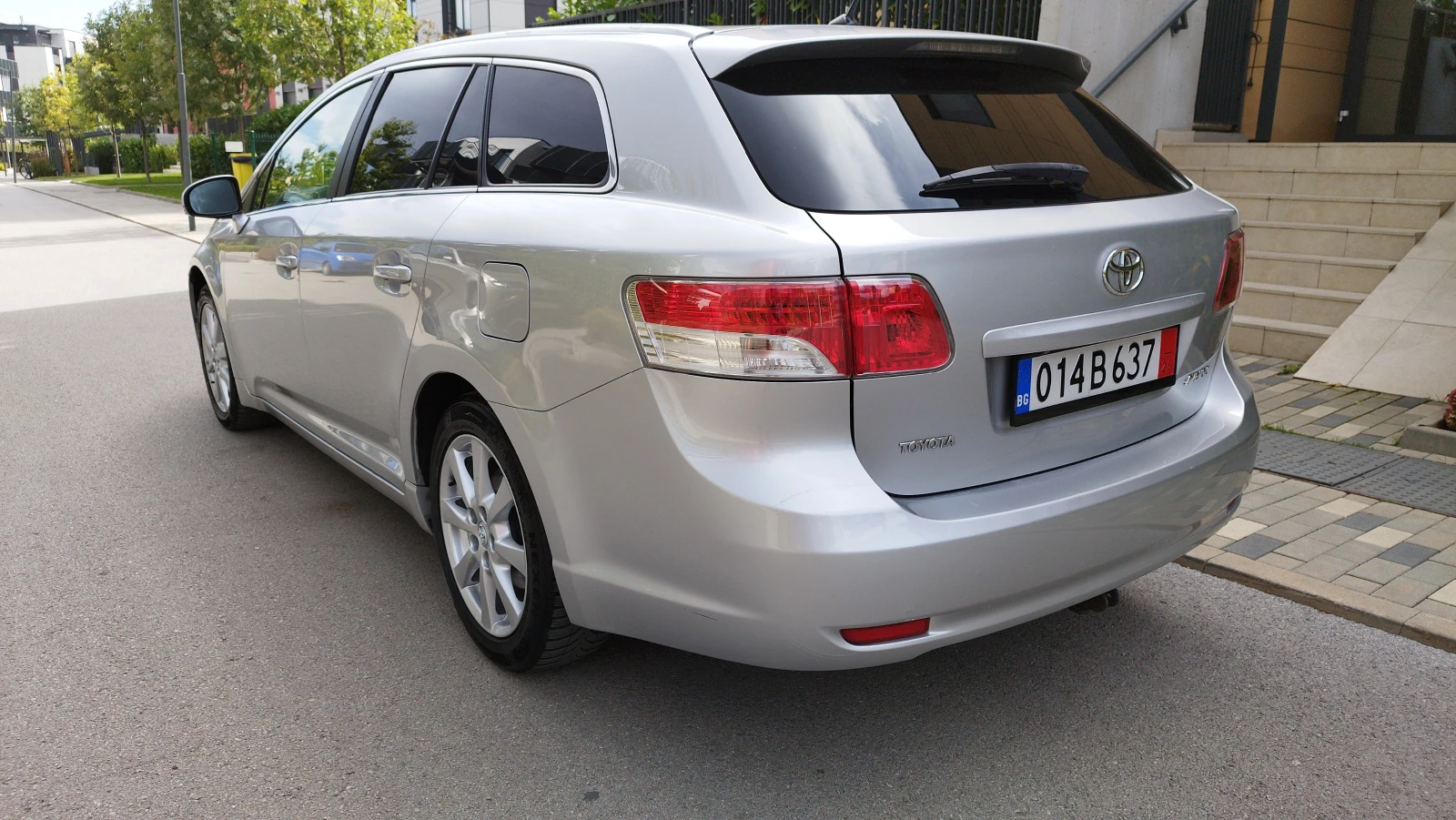 Toyota Avensis 2, 0i #KEYLESS#NAVI#CAMERA# - изображение 3