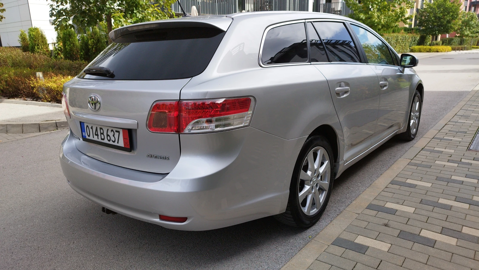 Toyota Avensis 2, 0i #KEYLESS#NAVI#CAMERA# - изображение 4