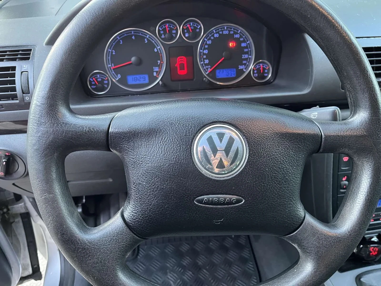 VW Sharan 1.8Т / 6ск. / Подгрев / Люк - изображение 4