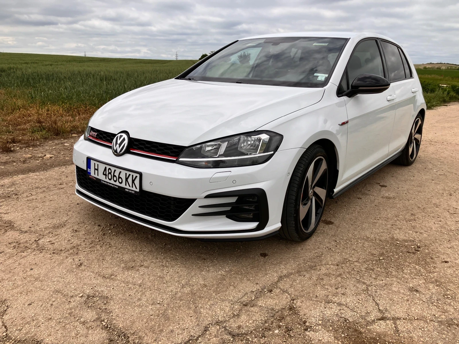 VW Golf 7.5 GTI 2.0 TSI PP - изображение 4