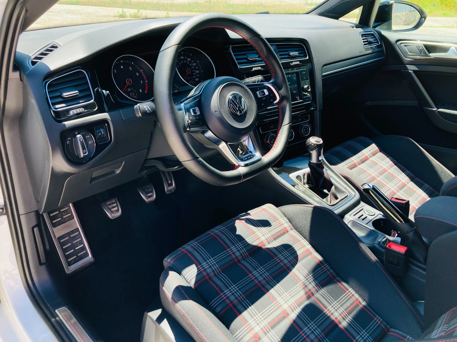 VW Golf 7.5 GTI 2.0 TSI PP | Mobile.bg � ����������� 12