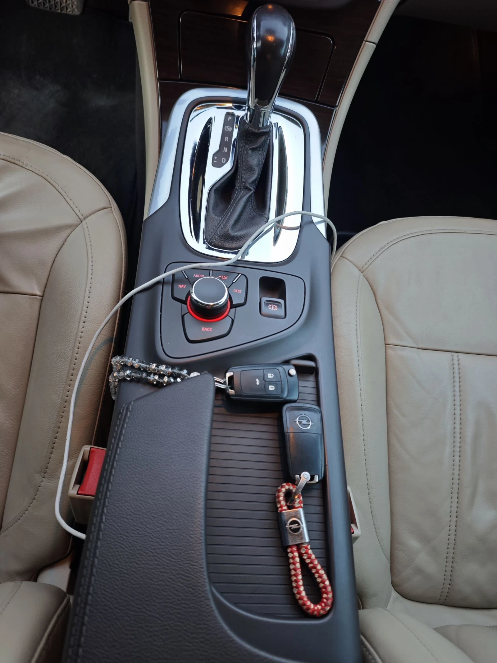 Opel Insignia Cosmo 2.0T 4x4, снимка 13 - Автомобили и джипове - 53850031