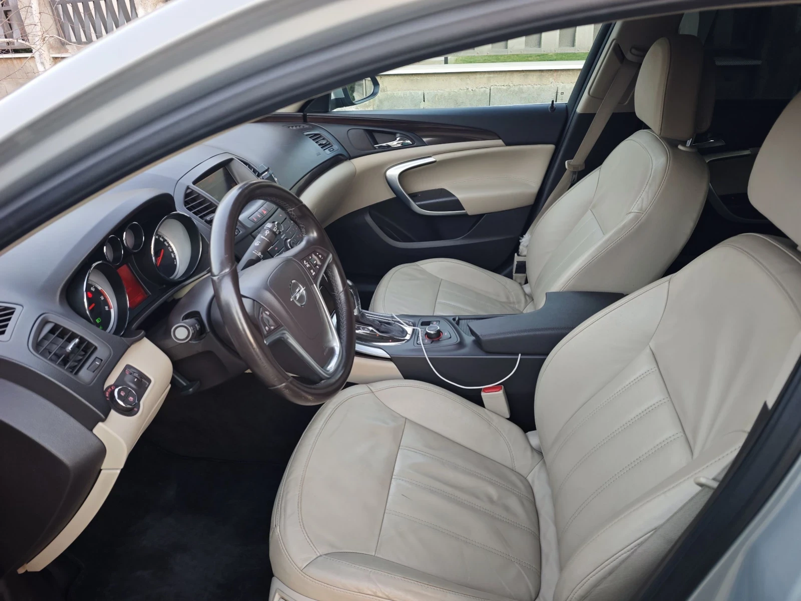 Opel Insignia Cosmo 2.0T 4x4, снимка 9 - Автомобили и джипове - 53850031