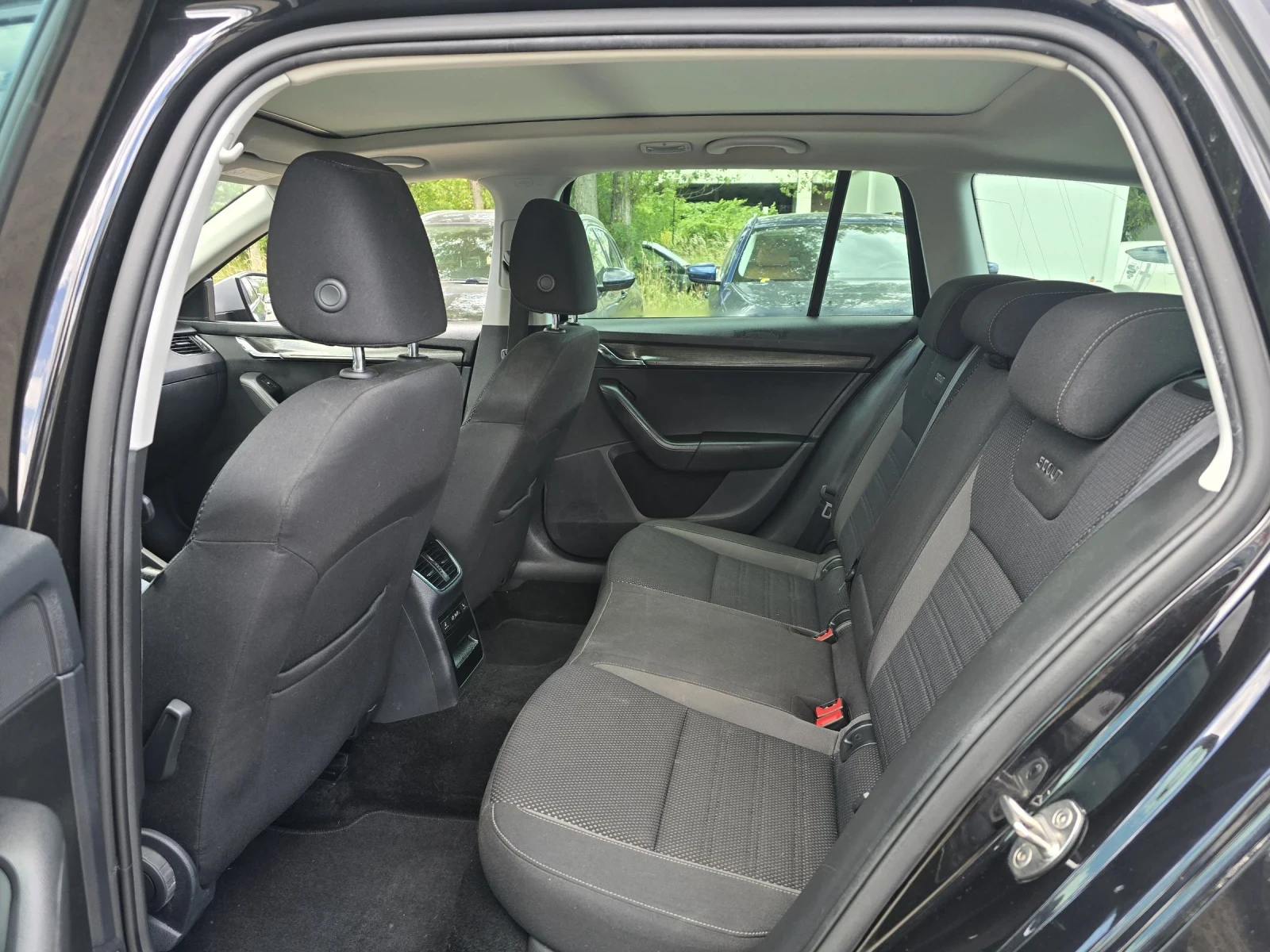 Skoda Octavia 2 0TDI/SCOUT/4X4//// | Mobile.bg   15