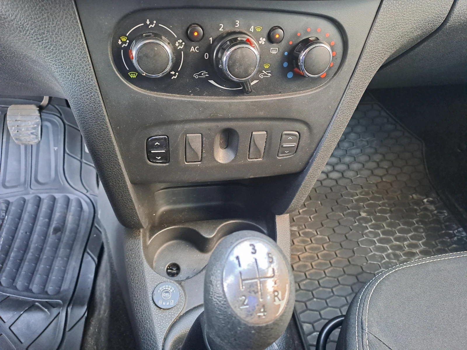 Dacia Logan 1, 2i, ���, 75��, �������� | Mobile.bg � ����������� 13