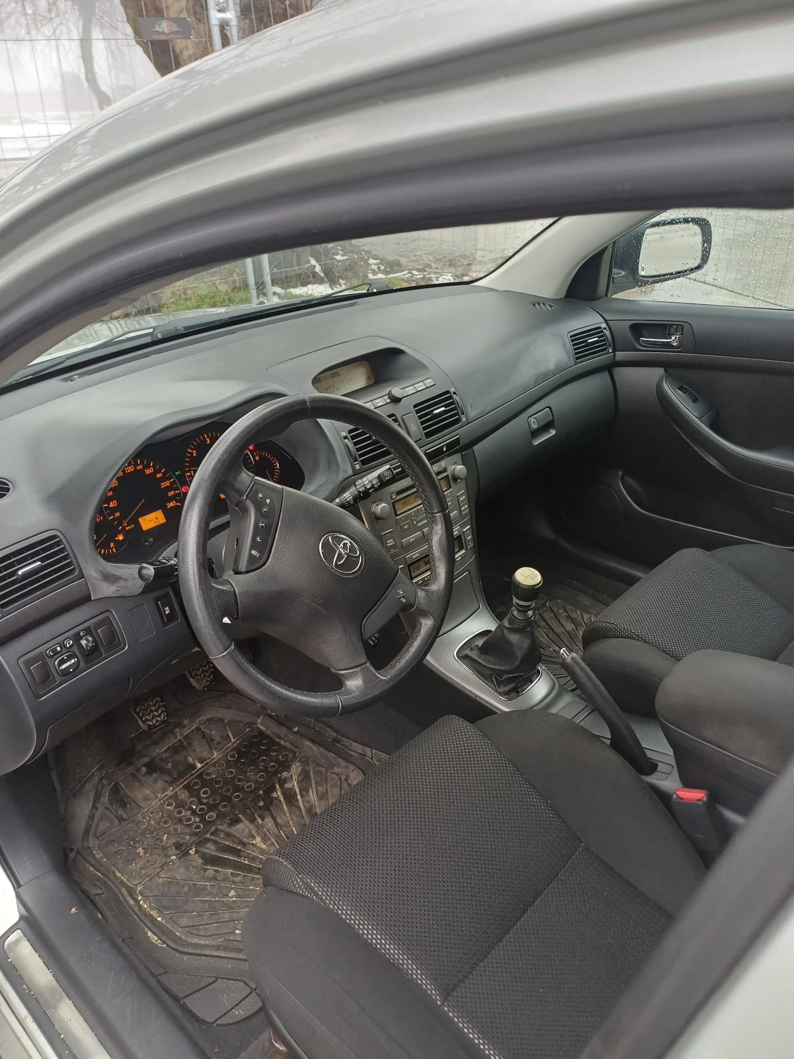 Toyota Avensis  - изображение 7