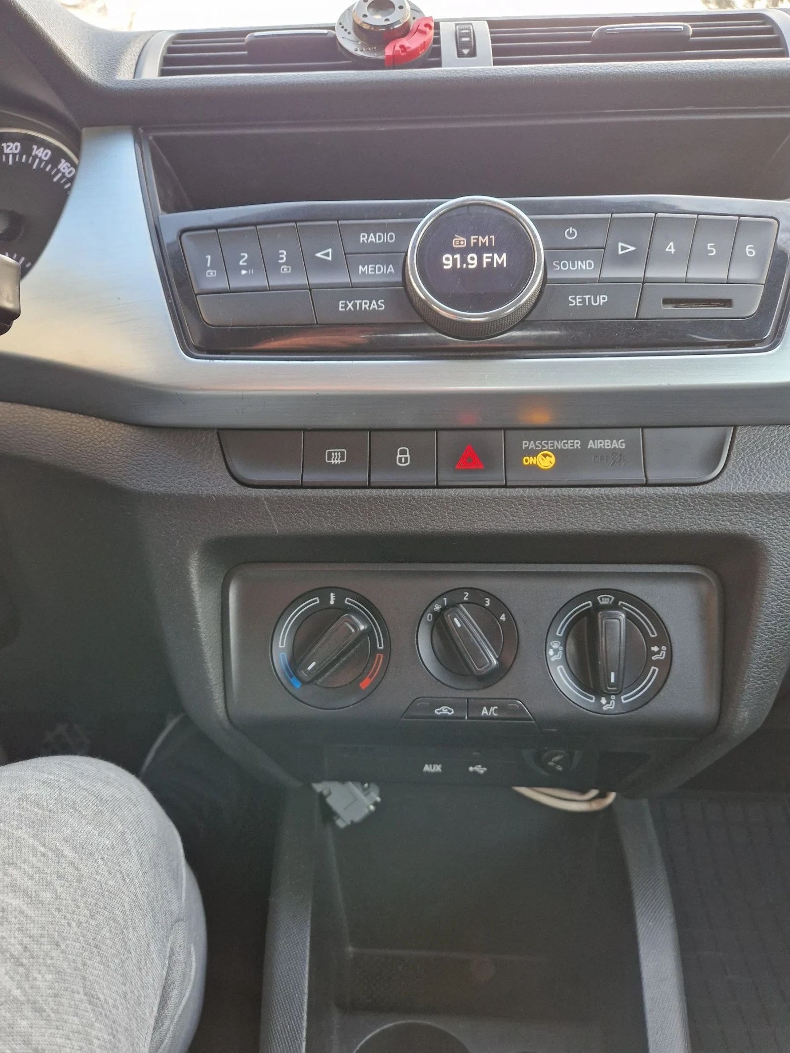 Skoda Fabia, снимка 10 - Автомобили и джипове - 53747623