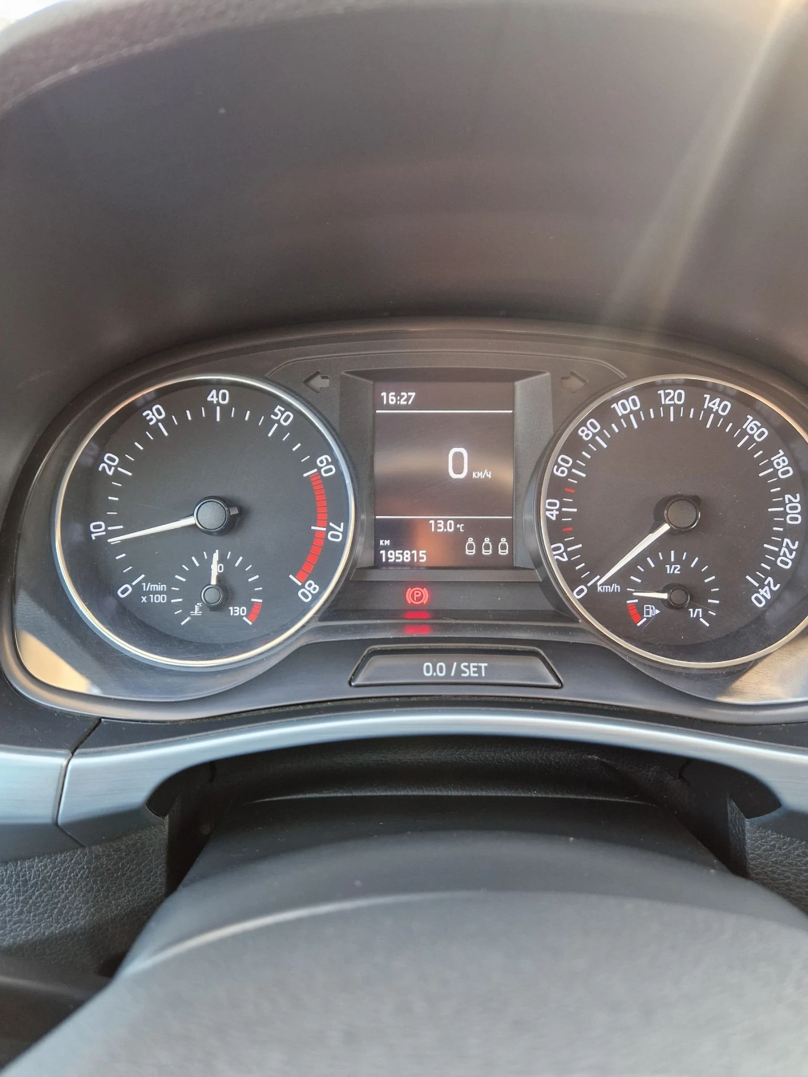 Skoda Fabia, снимка 9 - Автомобили и джипове - 53747623