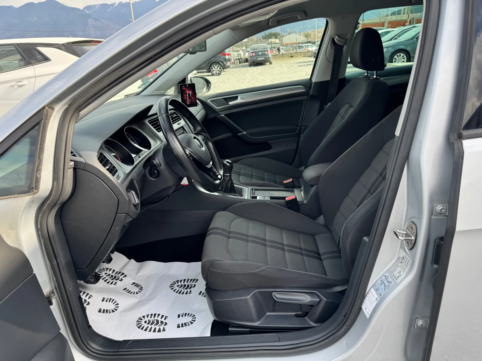 VW Golf 1.6TDI 110/XENON/FULL-LED/NAVI/ БЕЗ АНАЛОГ, снимка 7 - Автомобили и джипове - 53975079