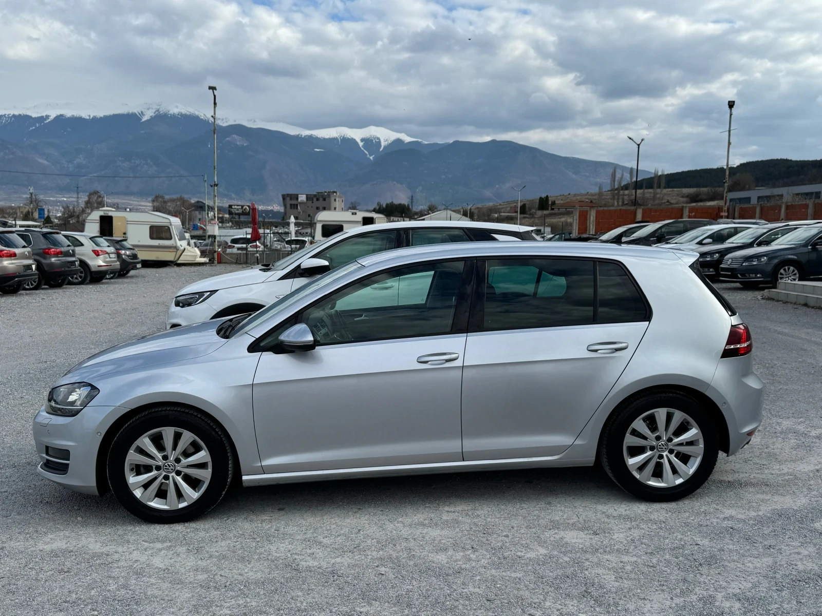 VW Golf 1.6TDI 110/XENON/FULL-LED/NAVI/ БЕЗ АНАЛОГ, снимка 6 - Автомобили и джипове - 53975079