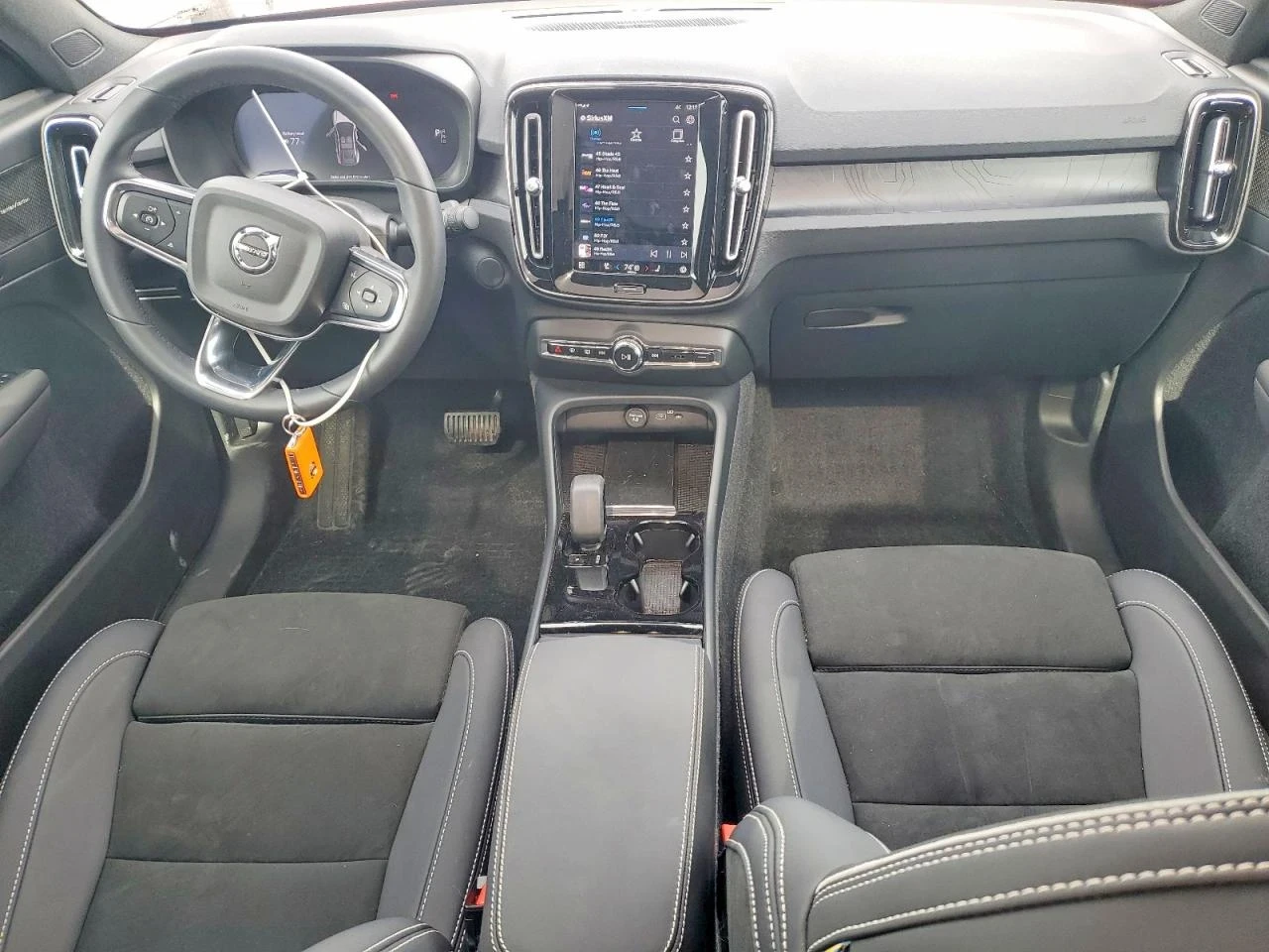 Volvo C40 C40 RECHARGE ULTIMATE, снимка 8 - Автомобили и джипове - 54157354