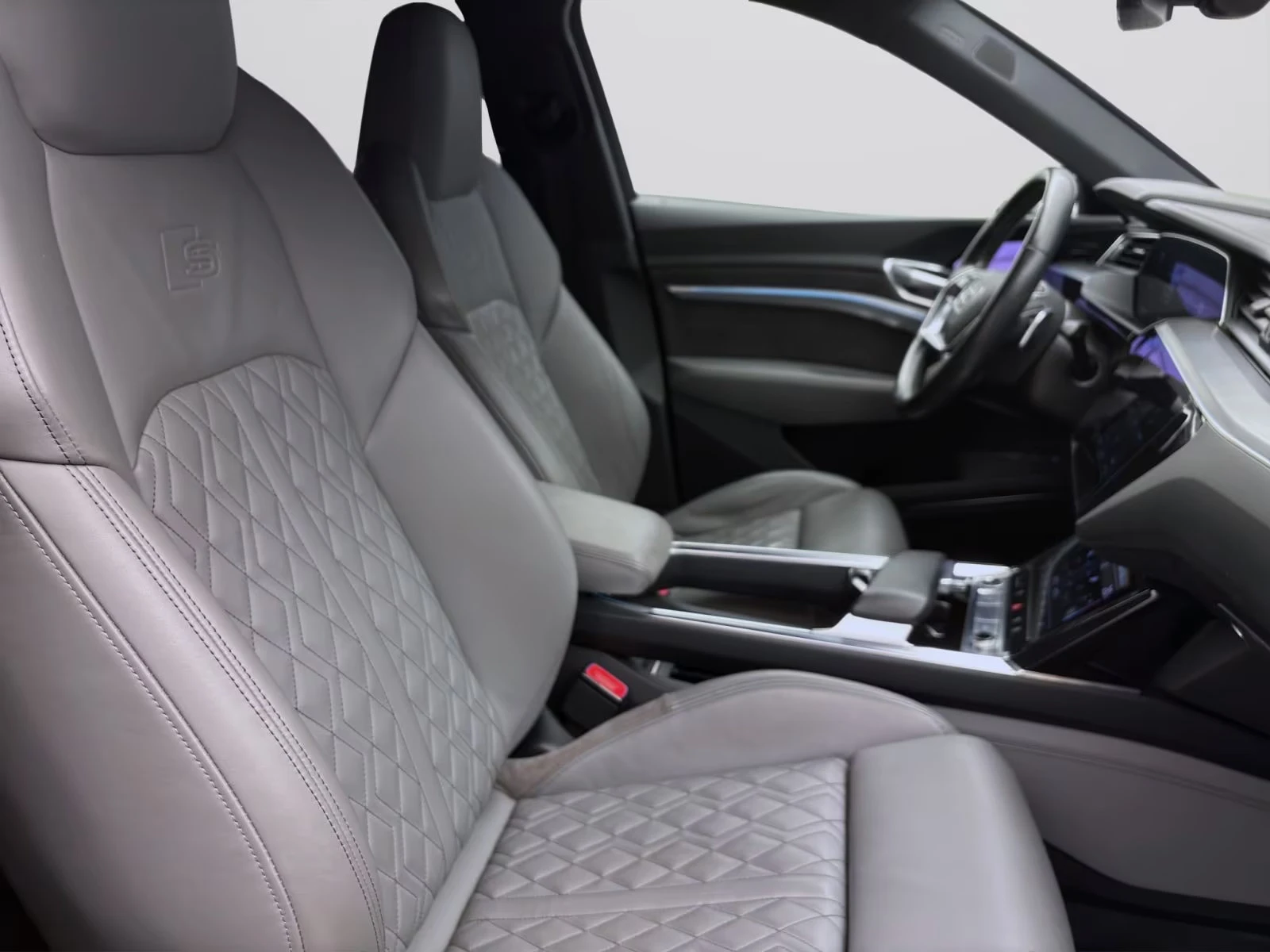 Audi E-Tron SPORTBACK55/408HP/SLINE/QUATTRO/CAM/B&O/MATRIX296z, снимка 12 - Автомобили и джипове - 54193198