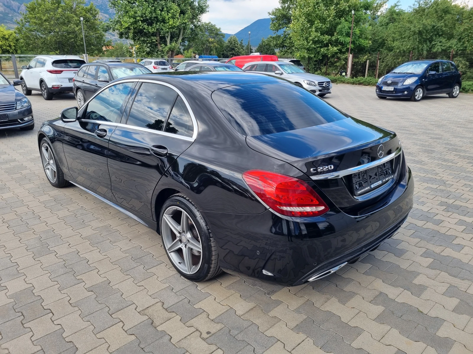 Mercedes-Benz C 220 CDi= AMG= СЕДАН= АВТОМАТИК-СЕРВИЗНА ИСТОРИЯ !!!, снимка 4 - Автомобили и джипове - 55223645