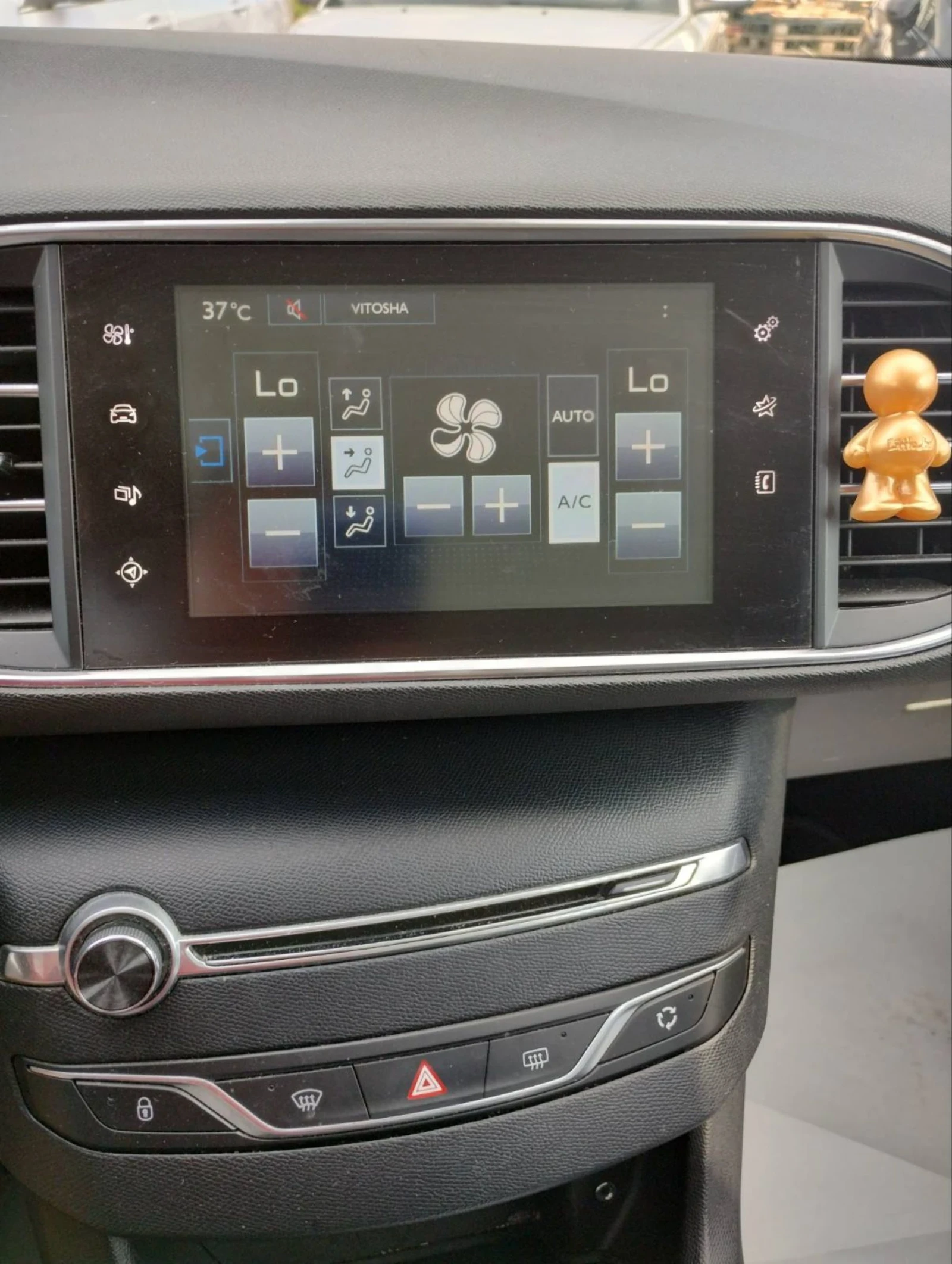 Peugeot 308 1.6 HDI EURO 6 , снимка 9 - Автомобили и джипове - 55343244