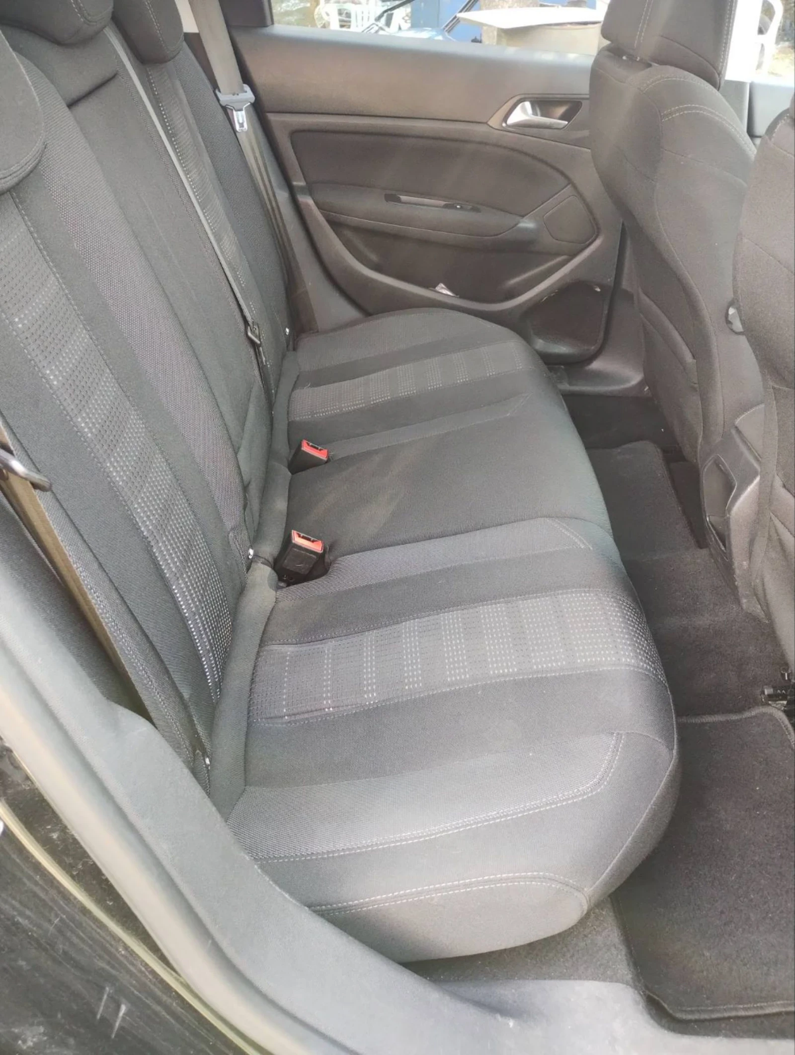 Peugeot 308 1.6 HDI EURO 6 , снимка 13 - Автомобили и джипове - 55343244