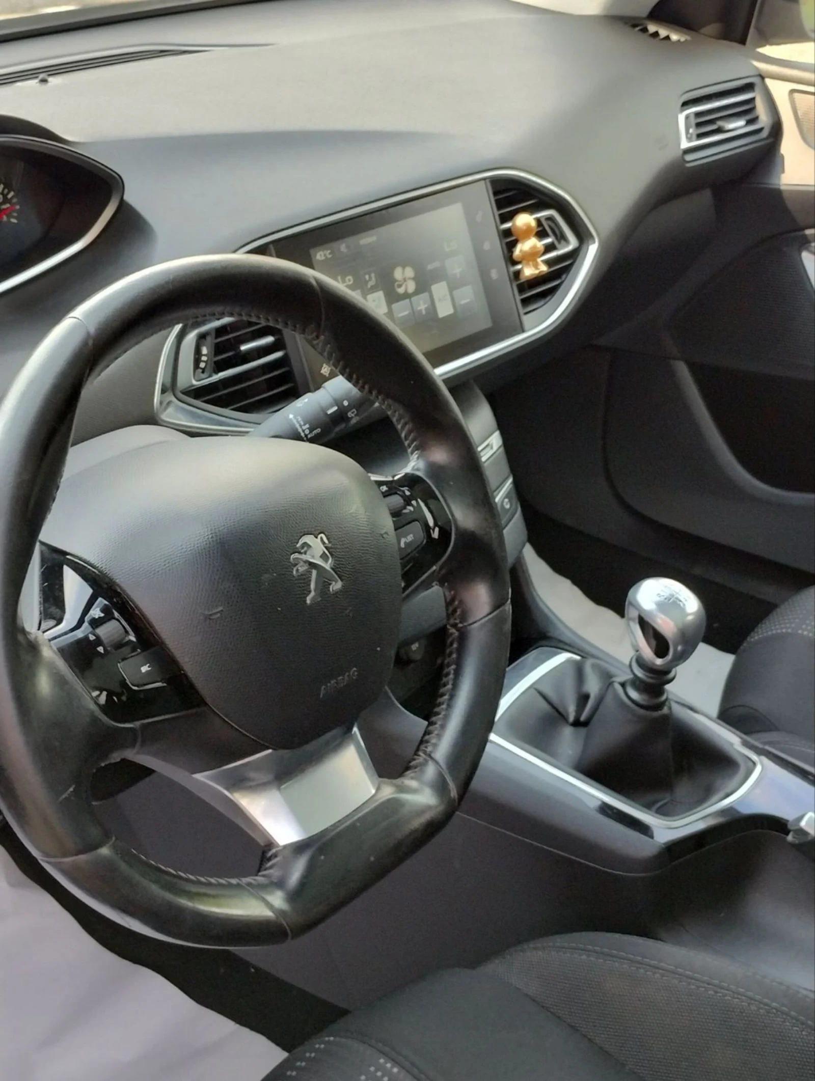 Peugeot 308 1.6 HDI EURO 6 , снимка 16 - Автомобили и джипове - 55343244