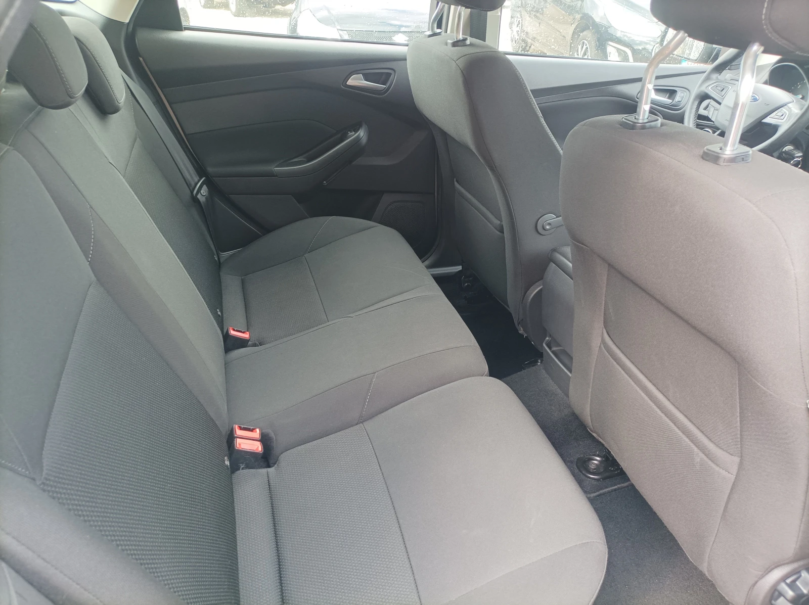 Ford Focus 1.5 CDTI -120 KC/ EURO 6B-ЛИЗИНГ, снимка 10 - Автомобили и джипове - 55449805