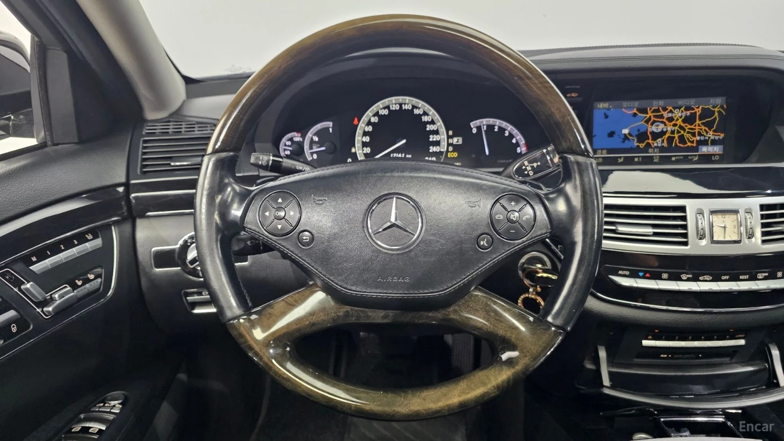 Mercedes-Benz S 350 BLUETEC* ПОДГР* ОБДУХВ* PANO* ХЕДЪП* АВТОКРЕДИТ* , снимка 12 - Автомобили и джипове - 55619734