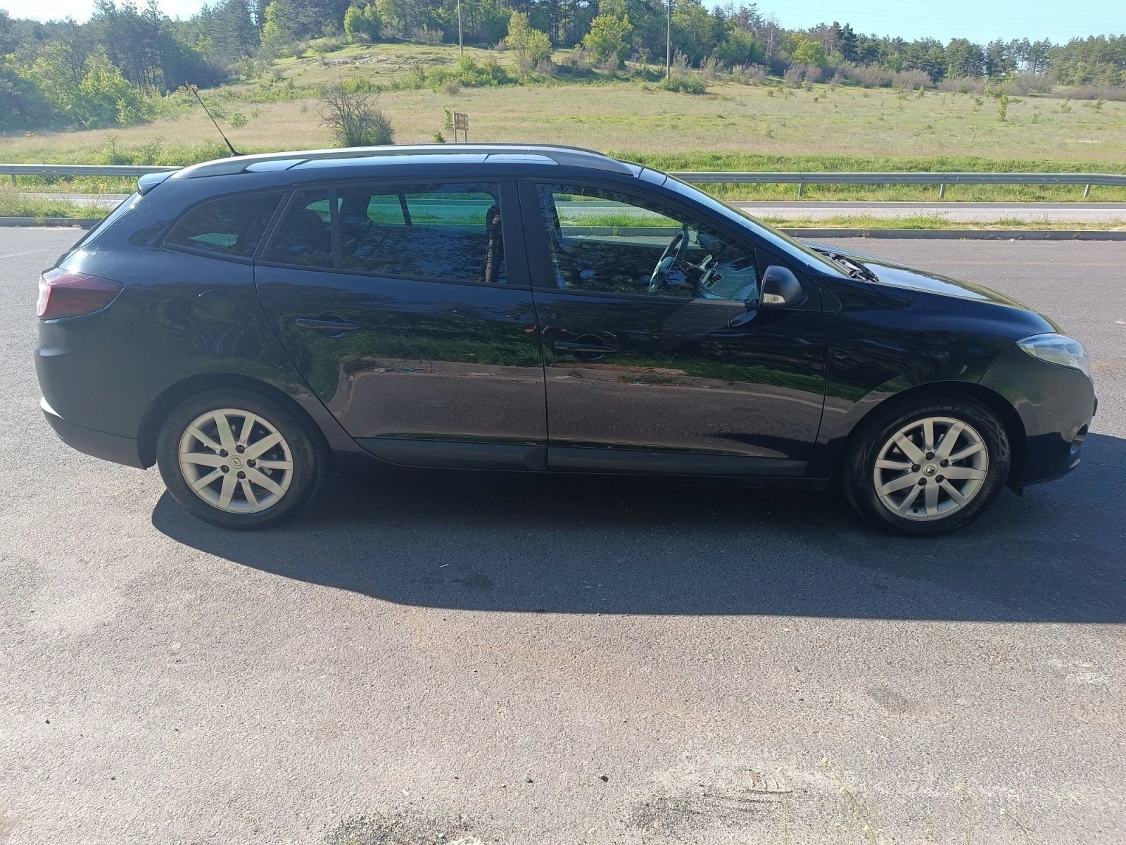 Renault Megane 1.5dci, снимка 3 - Автомобили и джипове - 55755941