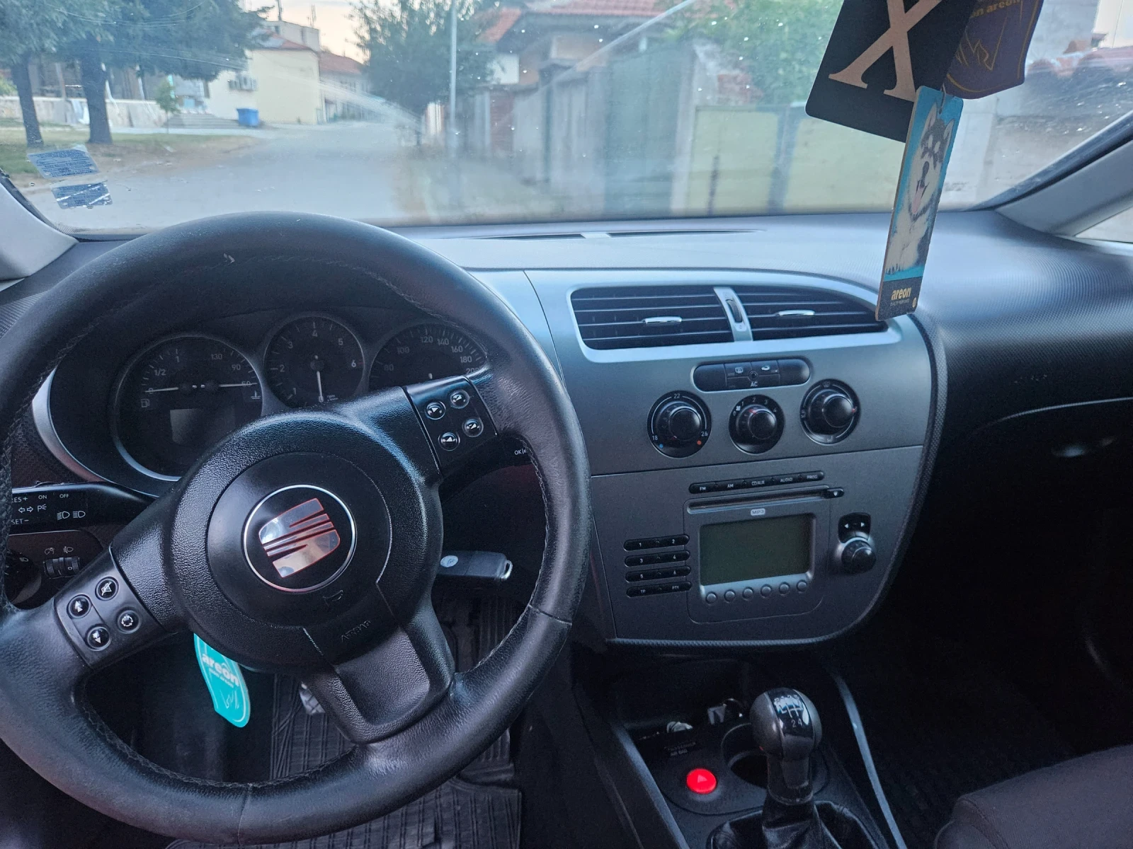 Seat Leon, снимка 4 - Автомобили и джипове - 55838857
