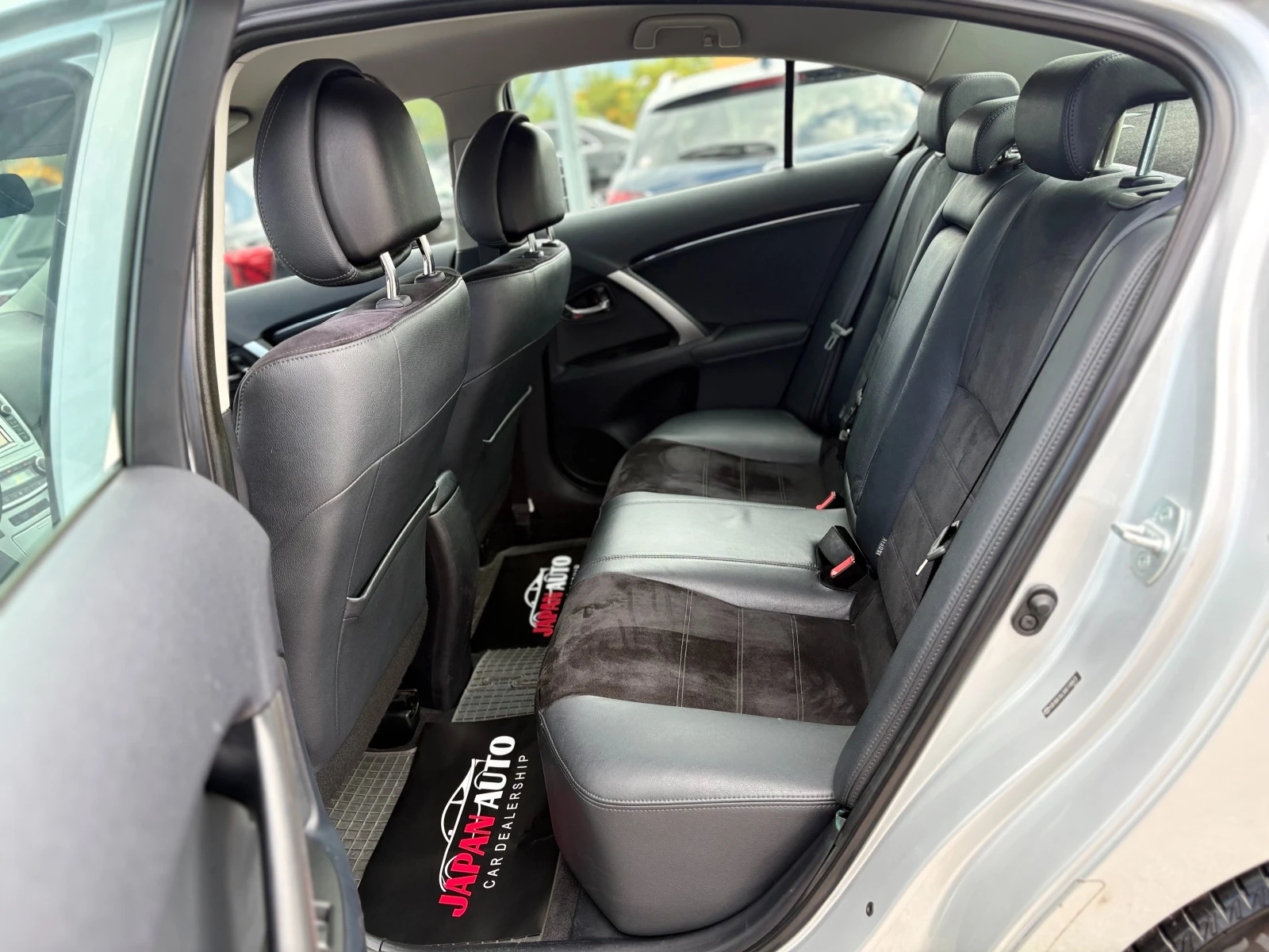 Toyota Avensis 2.0 D-4D ALCANTARA ���! � ��������!  | Mobile.bg � ����������� 9