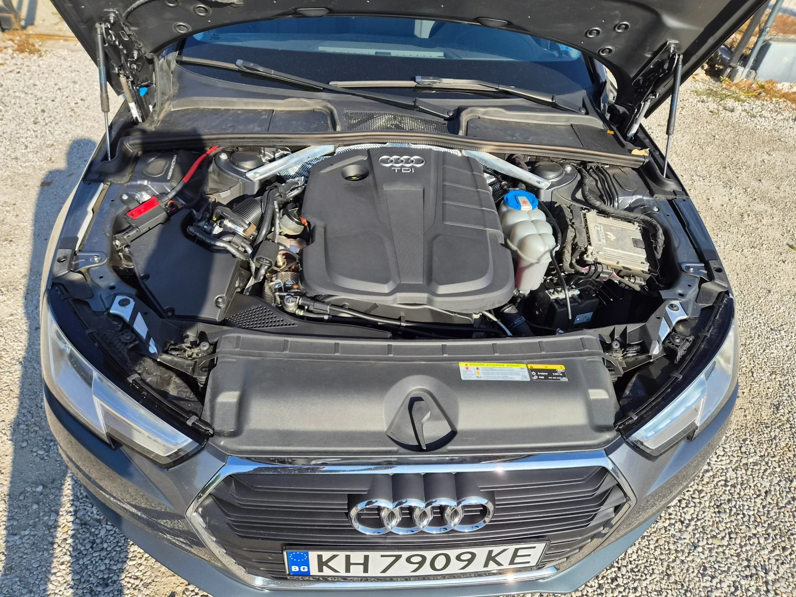 Audi A4 2.0 TDI, снимка 7 - Автомобили и джипове - 56598271