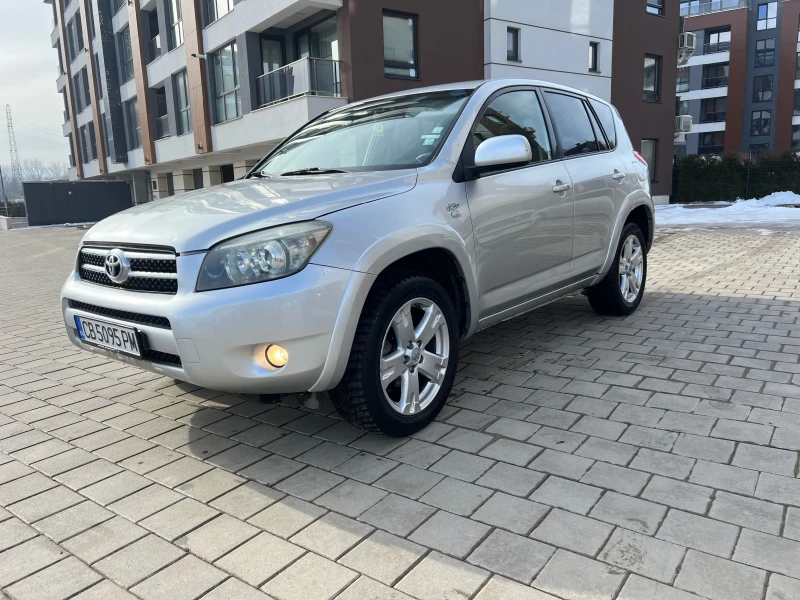 Toyota Rav4 2.2 Dcat Keyless Go, снимка 2 - Автомобили и джипове - 48724962