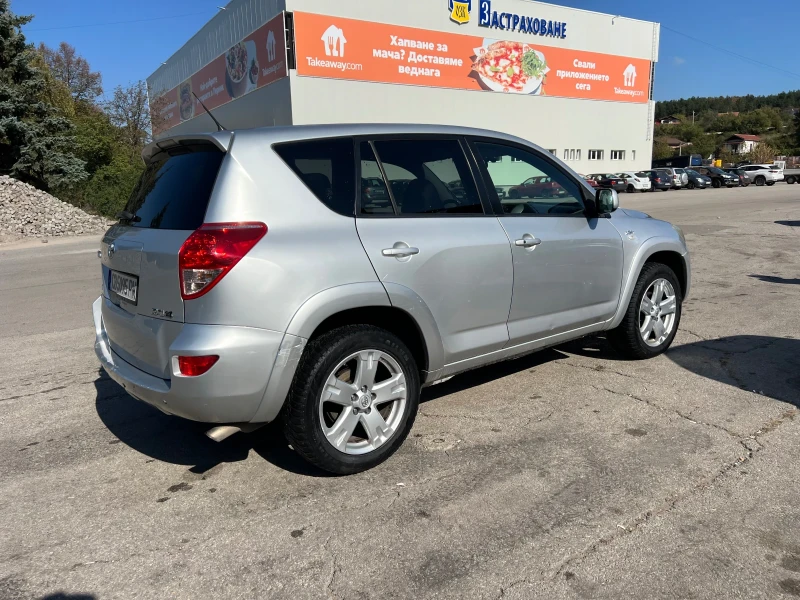 Toyota Rav4 2.2 177hp , снимка 5 - Автомобили и джипове - 47732443