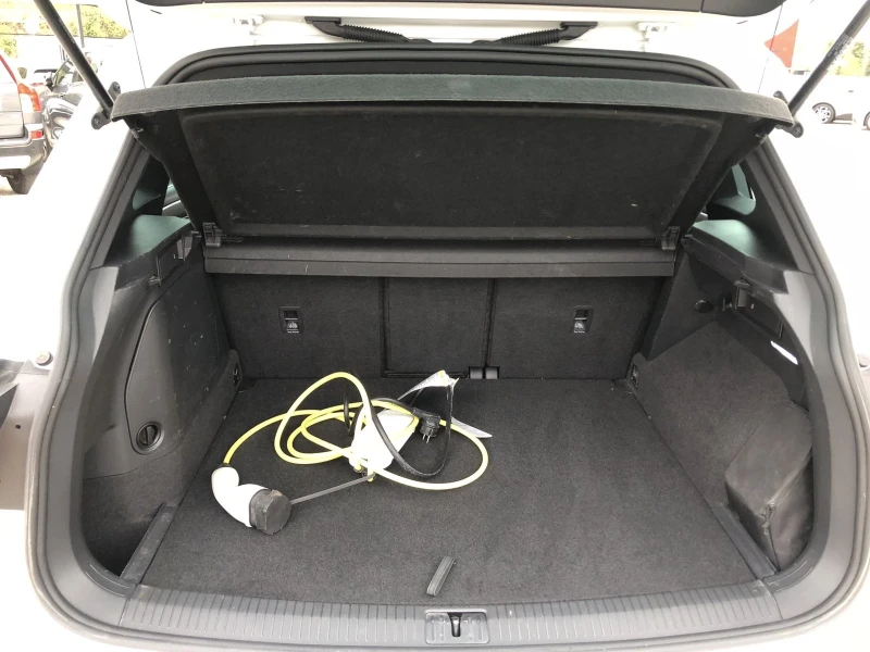 VW Tiguan R-Line Hybrid, снимка 14 - Автомобили и джипове - 50638061
