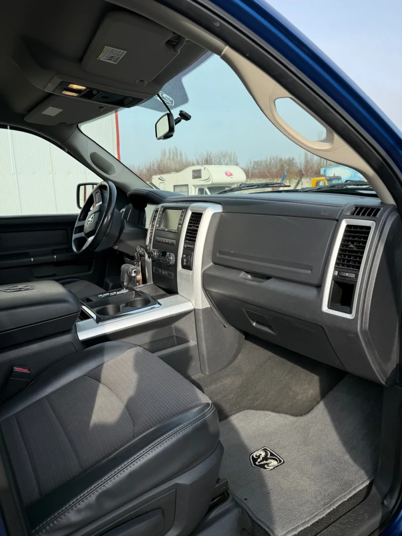 Dodge RAM 1500, снимка 7 - Автомобили и джипове - 52734621