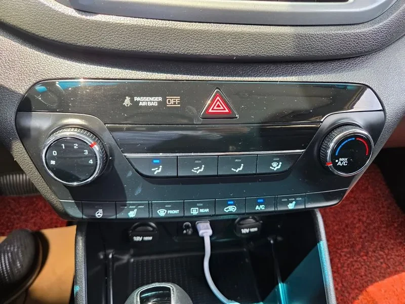 Hyundai Tucson 2.0 - САМО 30% АВАНС, снимка 12 - Автомобили и джипове - 56065945