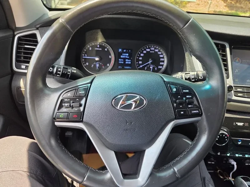Hyundai Tucson 2.0 - САМО 30% АВАНС, снимка 8 - Автомобили и джипове - 56065945