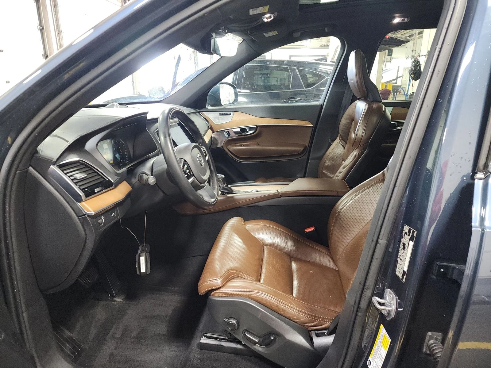 Volvo Xc90 INSCRIPTION Обдух* Bowers&Wilkins* 360* Дистроник* - изображение 8