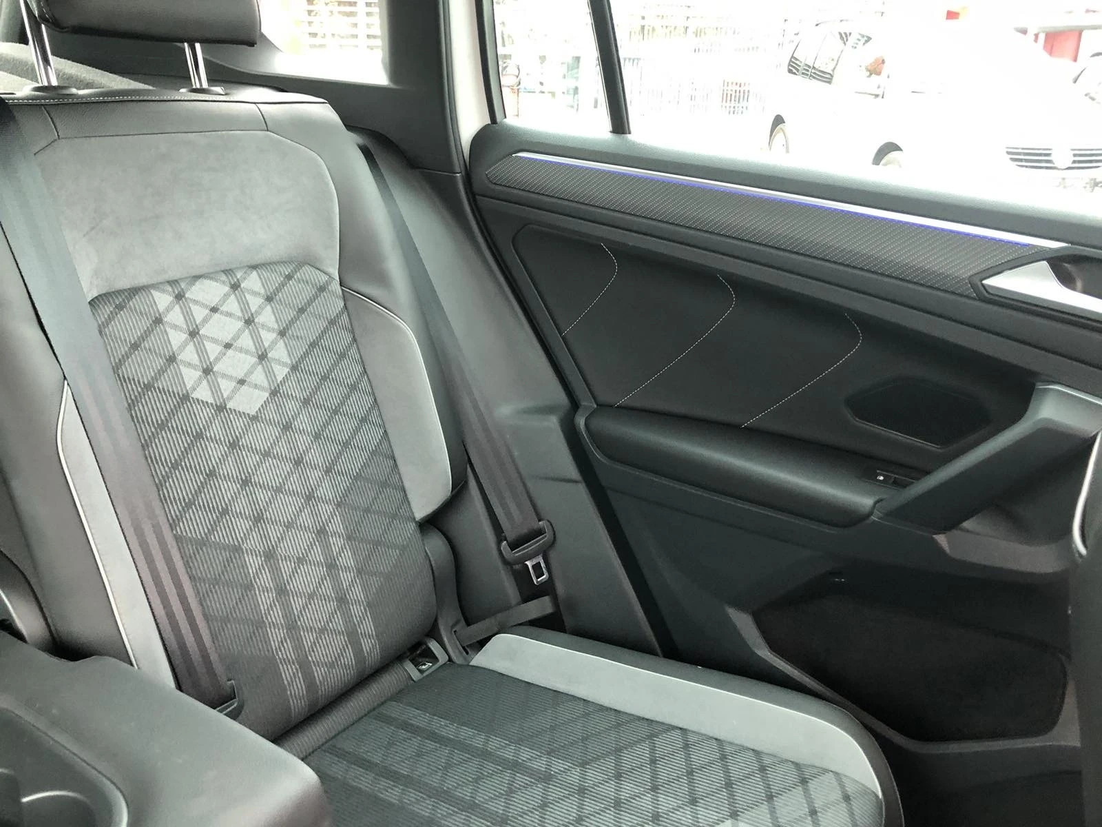 VW Tiguan R-Line Hybrid | Mobile.bg   12