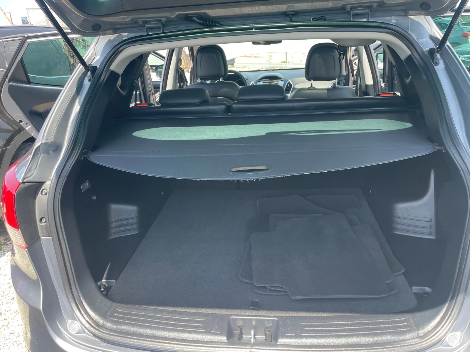 Hyundai IX35, снимка 13 - Автомобили и джипове - 54699656