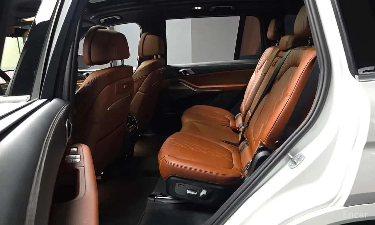 BMW X7  xDrive 40i Design Pure Excellence 7 Seater , снимка 11 - Автомобили и джипове - 55586802
