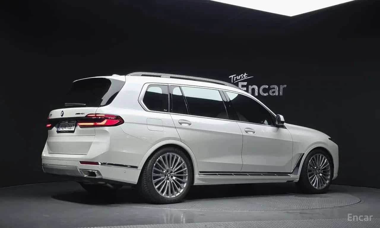 BMW X7  xDrive 40i Design Pure Excellence 7 Seater , снимка 2 - Автомобили и джипове - 55586802