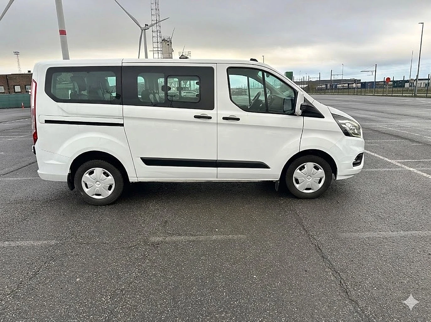 Ford Transit Custom 2.0 ТDCI AUTOMAT 8+ 1, снимка 4 - Бусове и автобуси - 53748395