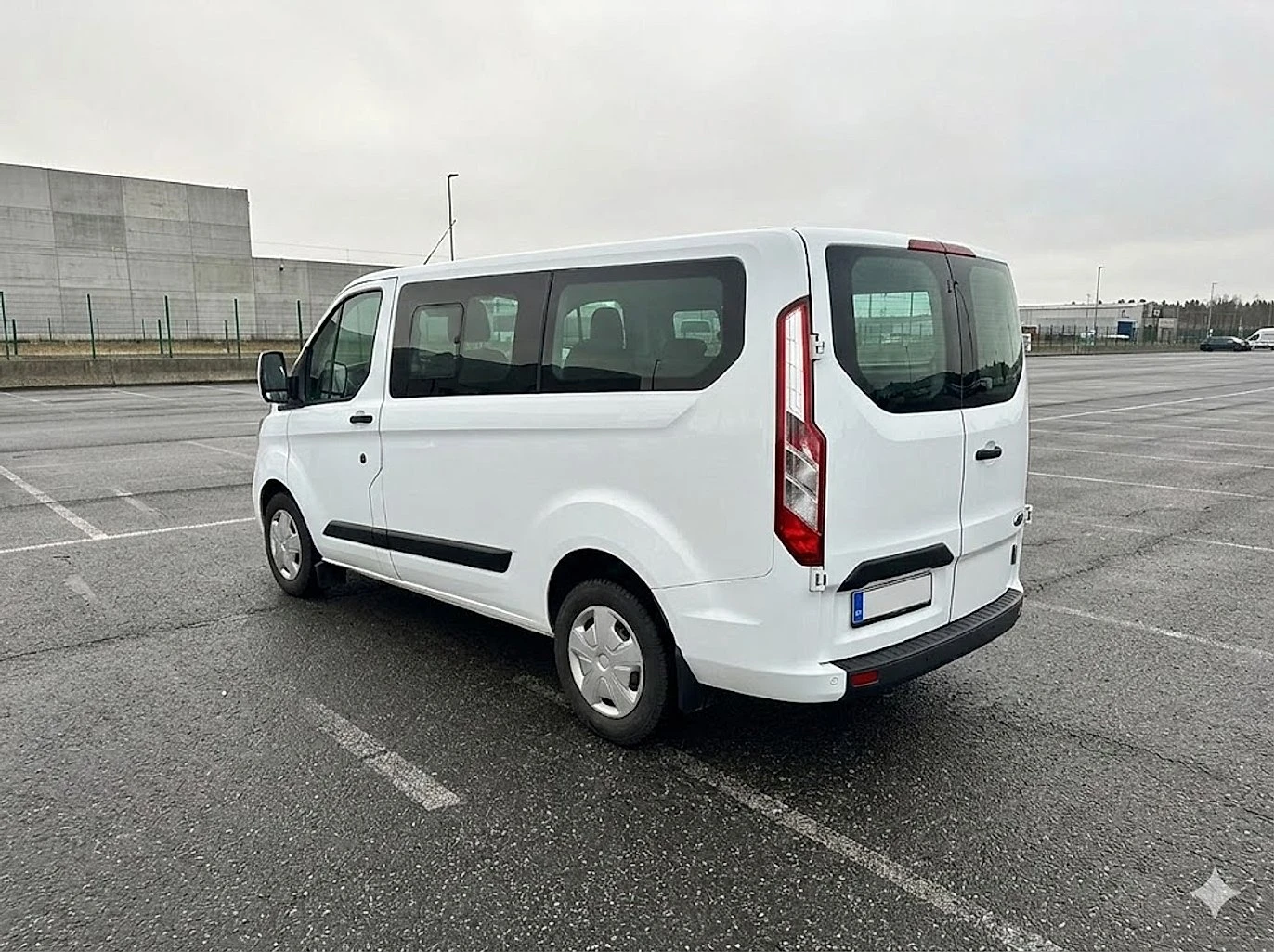 Ford Transit Custom 2.0 ТDCI AUTOMAT 8+ 1, снимка 3 - Бусове и автобуси - 53748395