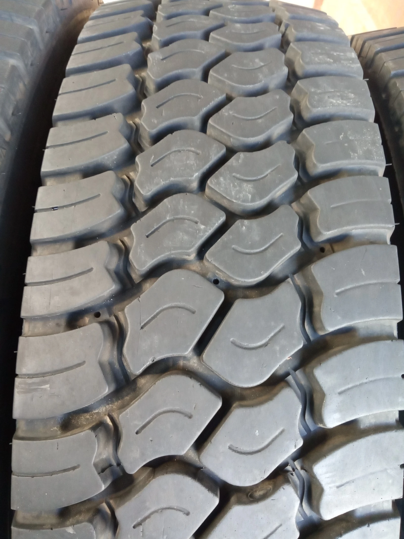 ���� 215/75R17.5 | Mobile.bg � ����������� 2