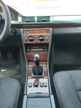 Mercedes-Benz E 220 Испания  | Auto.bg — изображение 11