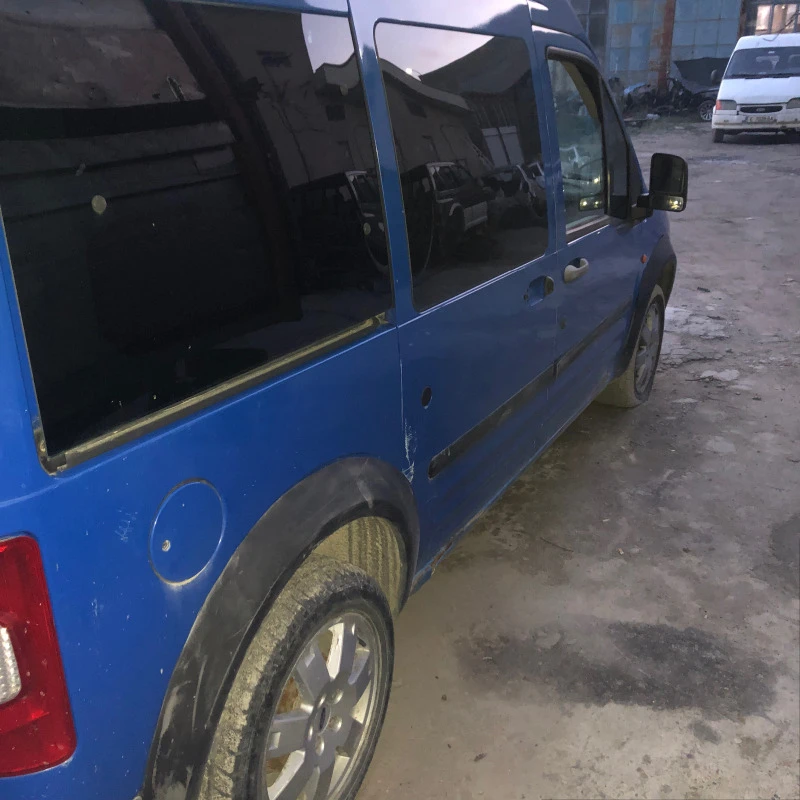 Ford Connect 1.8, снимка 5 - Автомобили и джипове - 47444515