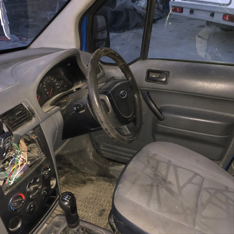 Ford Connect 1.8, снимка 3 - Автомобили и джипове - 46804483