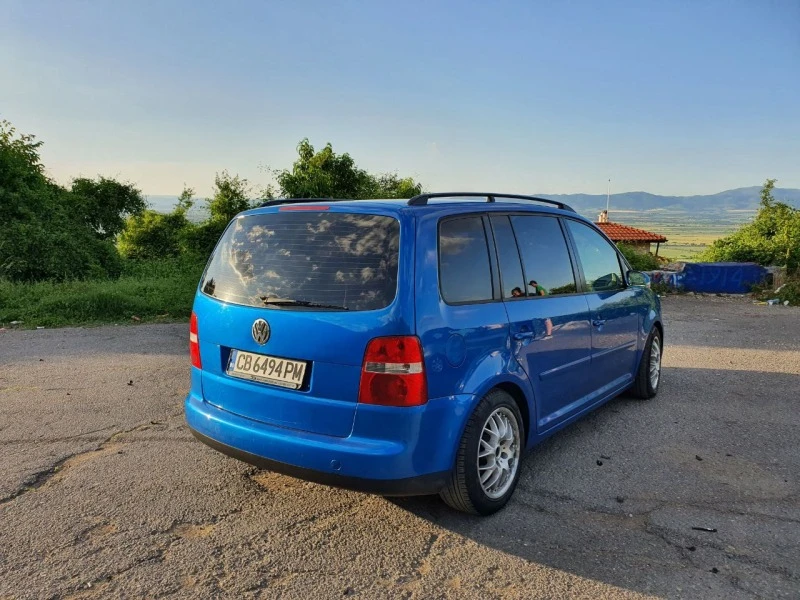 VW Touran 1.6, снимка 4 - Автомобили и джипове - 47186644