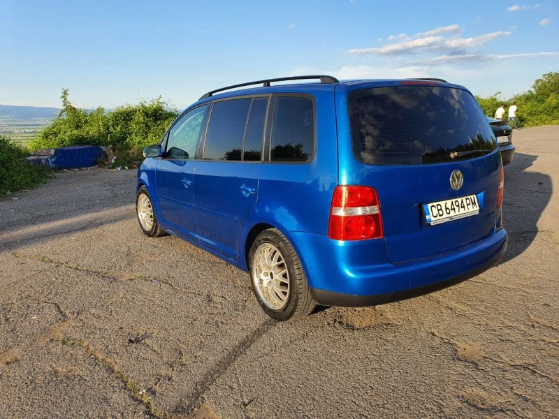 VW Touran 1.6, снимка 3 - Автомобили и джипове - 47186644