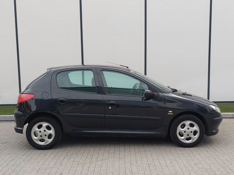 Peugeot 206 1.4HDI(68)* FACELIFT* НОВ ВНОС* , снимка 9 - Автомобили и джипове - 47524249