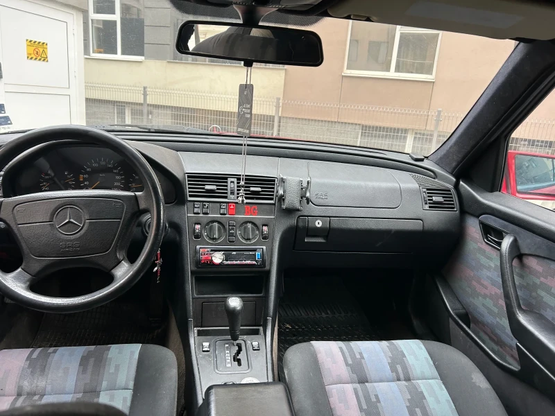 Mercedes-Benz C 220, снимка 11 - Автомобили и джипове - 48300790