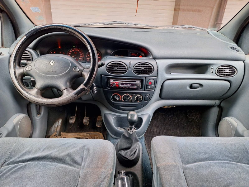 Renault Scenic van, снимка 7 - Автомобили и джипове - 48381599