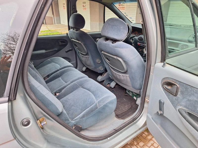 Renault Scenic van, снимка 9 - Автомобили и джипове - 48381599