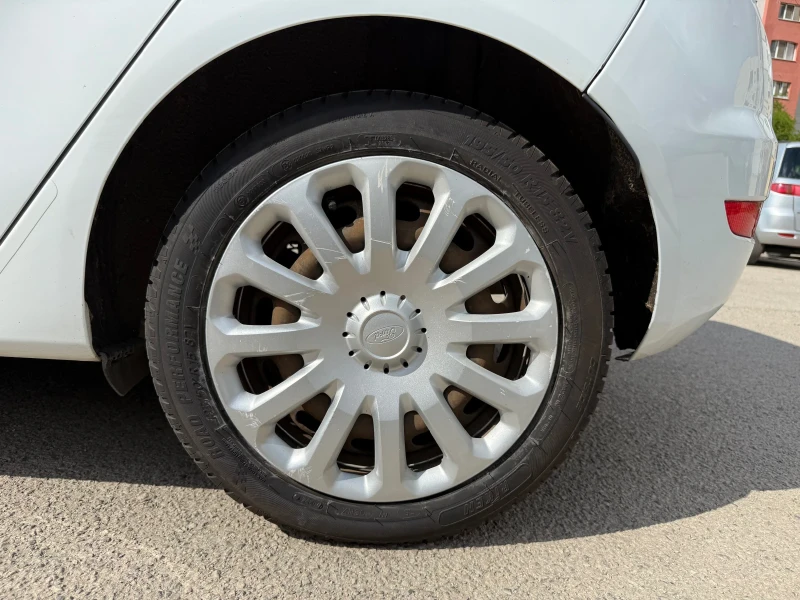 Ford Fiesta 100к.с.-TITANIUM-ПървиСобственик-НОВА-, снимка 11 - Автомобили и джипове - 51739813